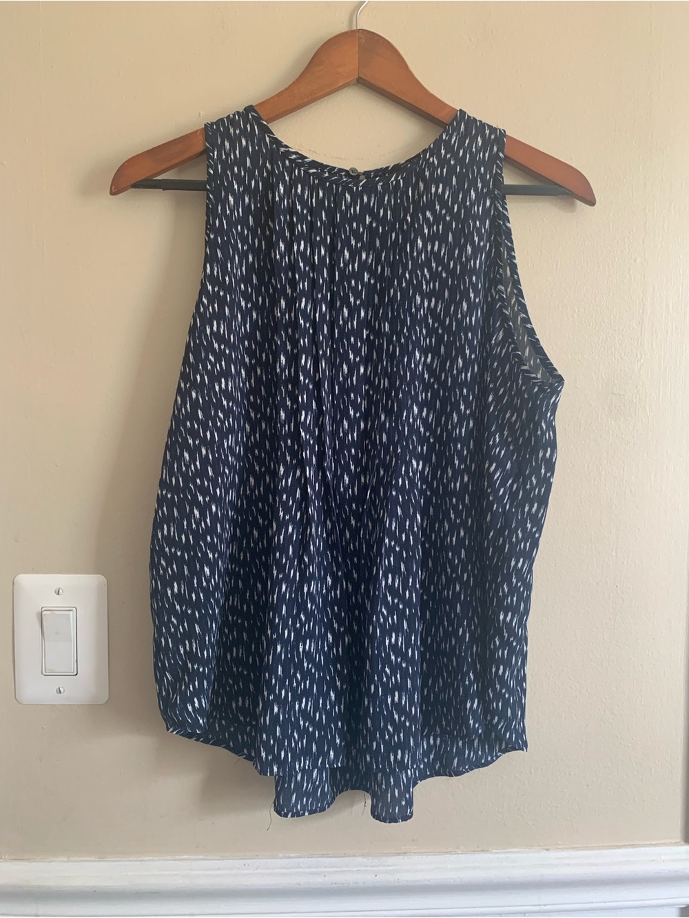 Taylor Factory Navy Blue Ikat Pleated Keyhole Tank Top Sz MP Medium Petite